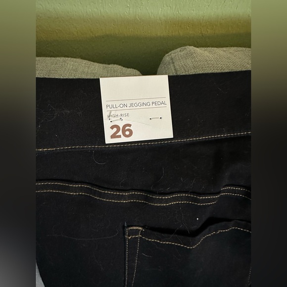 Lane Bryant Denim Capris - Picture 3 of 3